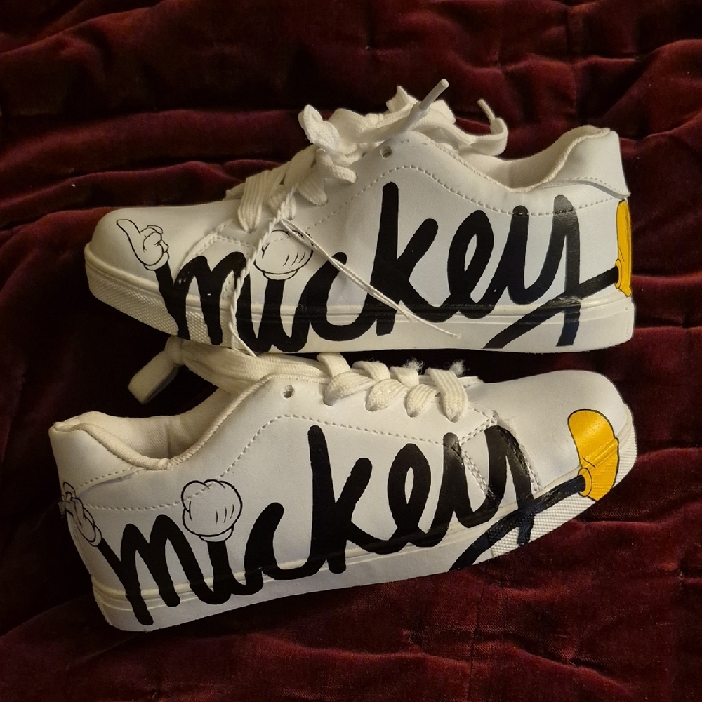 NWT Disney Mickey Unisex Sneakers